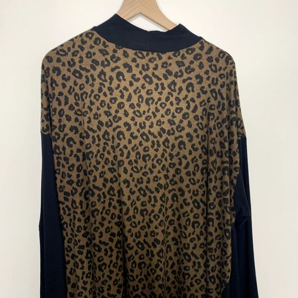 Alembika Chiu Oversized Cheetah Mock Neck Top Women XL Brown - Picture 9 of 13